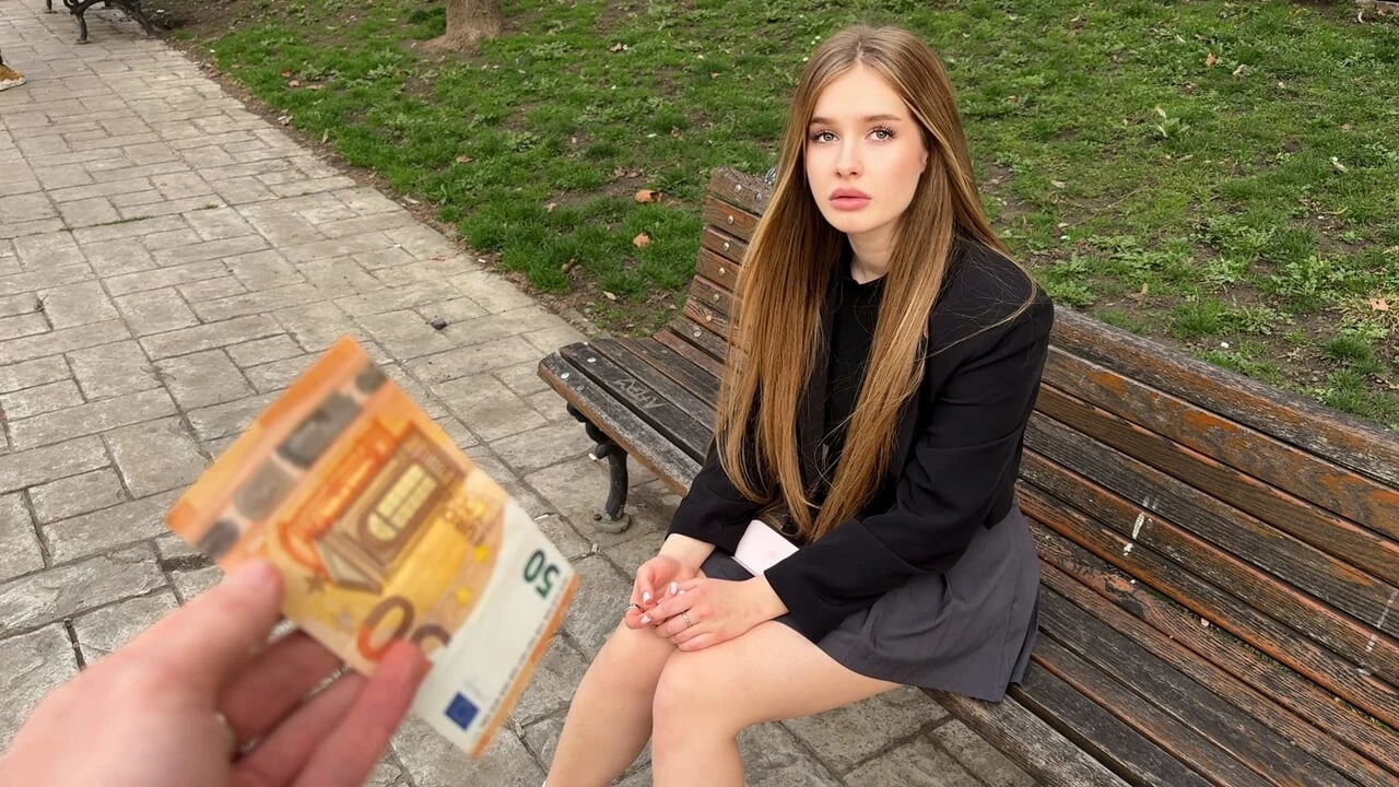 Lady Wants Assist. What Would You Do in This State of affairs?