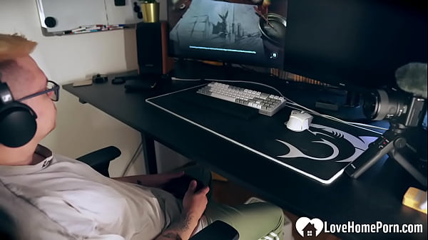 Distracting his gaming with a good blowjob