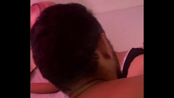 MI AMIGO MAYOR ME FOLLA BIEN RICO Y ME LLENA DE LECHE SEXO CASERO – PORNO EN ESPANOL