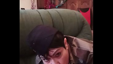 2025 12 23 Chienne Marie pompe un militaire