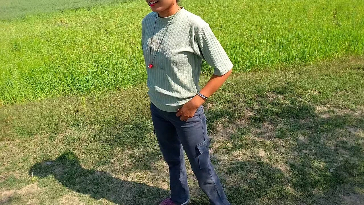 Didi’s friend sucked his cock in the fields, girlfriend’s mouth fucked, desi village girl fucked Hindi audio, xxx, mms, xvideos, porn