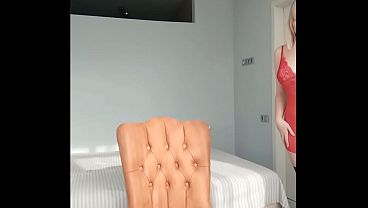 Big Tits Slutty MILF Shows Tight Pussy – Cum from Fingers And Begs For More