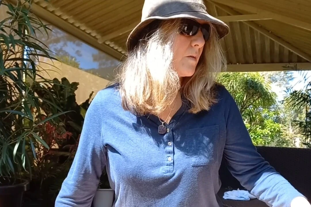 Horny West Aussie with top on and pants off squats and gapes outdoors