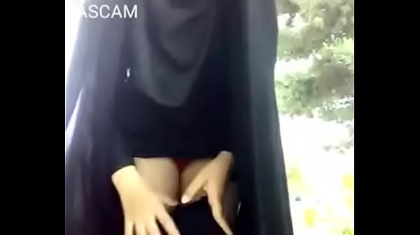 Iranian muslim girl outdoor change panties