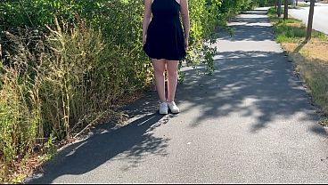 PUBLIC PEE: pissed right in the middle of the street