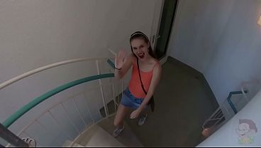 Horny but stupid teen wants to have sex, so I fuck her – Geile, aber dumme Teeny-Schlampe will einfach nur Sex, also knall ich die kleine versaute Bitch…